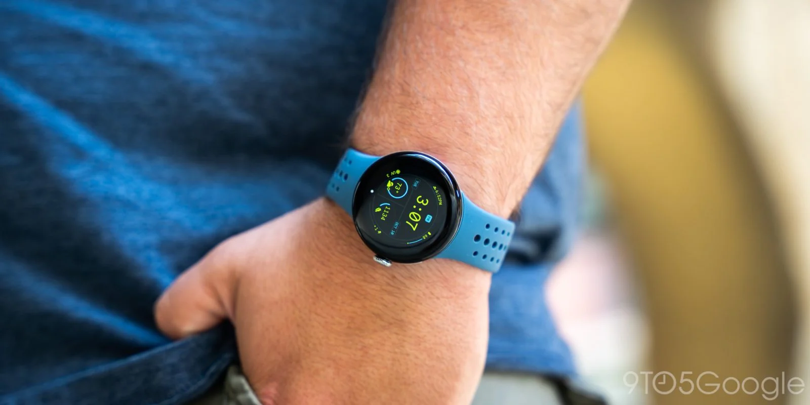 Grab a Free Pixel Watch 2 with Refurbished Pixel 7 Purchase While Supplies Last