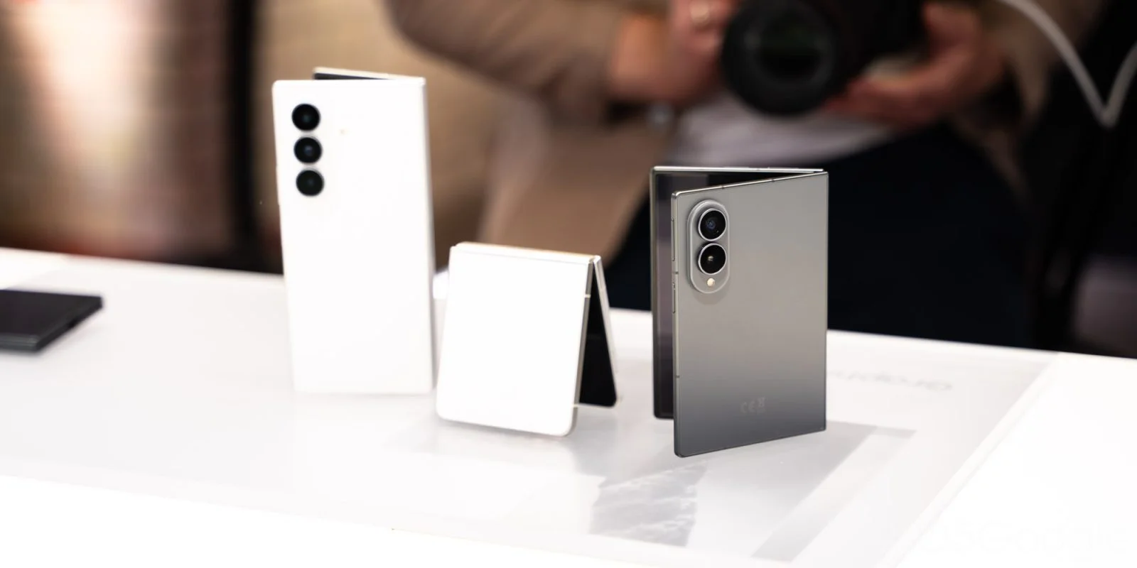 Samsung's Shift to Silicon-Carbon Batteries in Galaxy Z Fold 8 and Its Implications