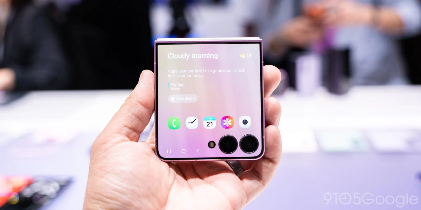 Samsung’s Galaxy Z Flip 8: A Glimpse of What a Google Pixel Flip Could Have Been